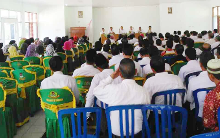 Temu Kepala Sekolah dan Pengurus Yayasan dalam rapat rencana Gerakan Bengkulu Selatan Membaca (GBSM) di Aula Dikbud, Kamis (16/02/2017).