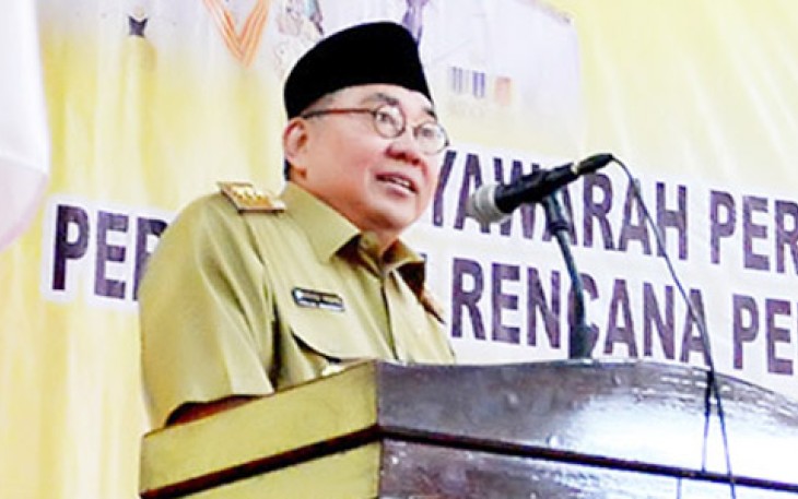 Gubernur Ridwan Mukti saat mebuka acara Musrenbang Perubahan RPJMD Provinsi Bengkulu, Senin (27/03/2017).