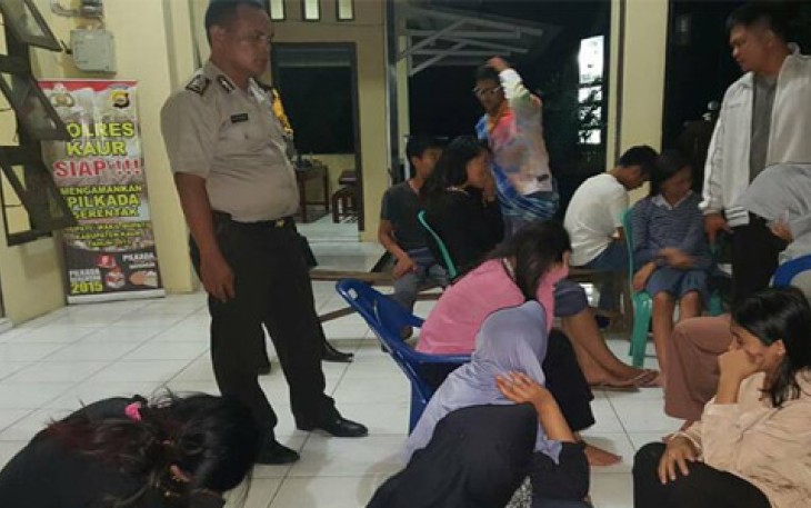 Para pelajar saat diamankan di Polres Kaur, Selasa (2/05) malam sekira pukul 23.00 WIB. 