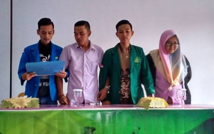 Pemuda dan mahasiwa saat mendeklarasikan dukungan terhadap Perppu Ormas, Rabu (19/7/2017) di aula Hotel Latansa. 