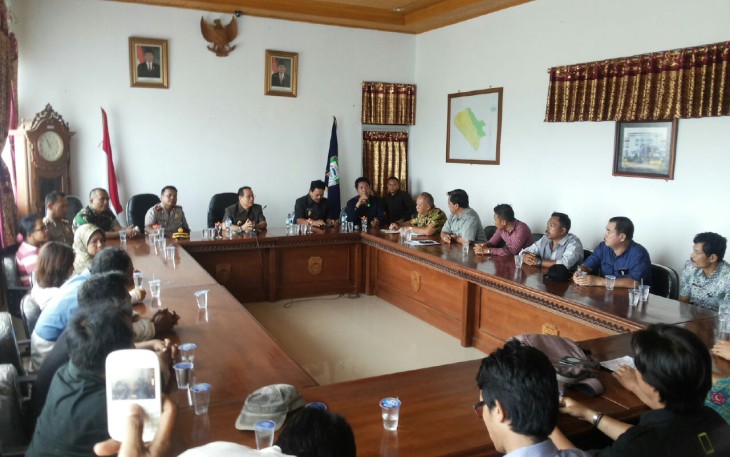 Komisi III DPRD Seluma Hearing Bersama Pedagang Pasar Tais, Selasa (21/02/2017).