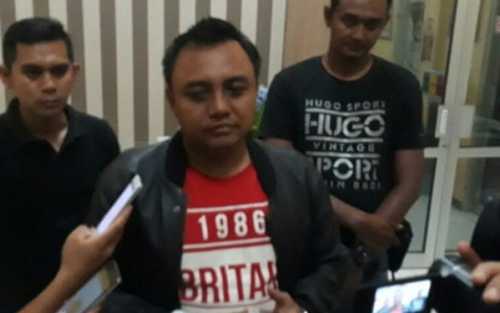 Kapolres Bengkulu Utara AKBP Ariefaldi memberikan keterangan terkait OTT