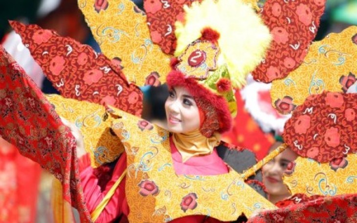 karnaval batik basurek