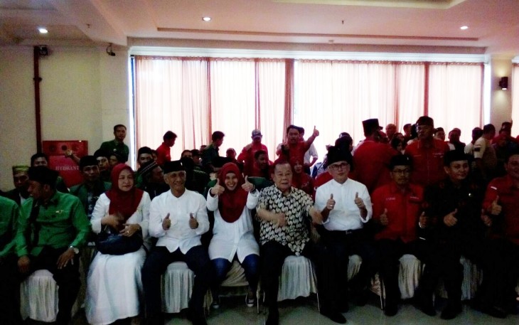 Calon Walikota dan wakil walikota Lubuklinggau, Rustam Effendy dan Rizky Aprillia didampingi bapak sekaligus Mantan Wako Lubuklinggau, Riduan Effendy