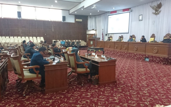 Rapat Paripurna DPRD Provinsi Bengkulu, Selasa (16/01/2018)