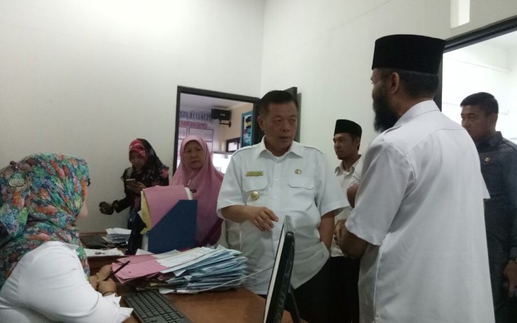 Pejabat Wali Kota Sidak Ke Dinas Kependudukan dan Pencatatan Sipil Kota Bengkulu