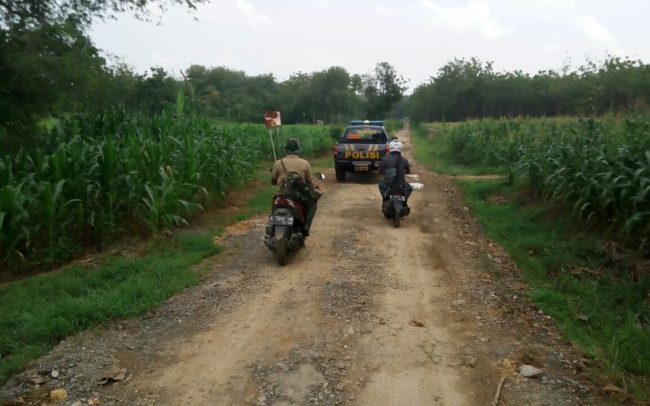 Jalan penghubung antara desa Godo-Selowire