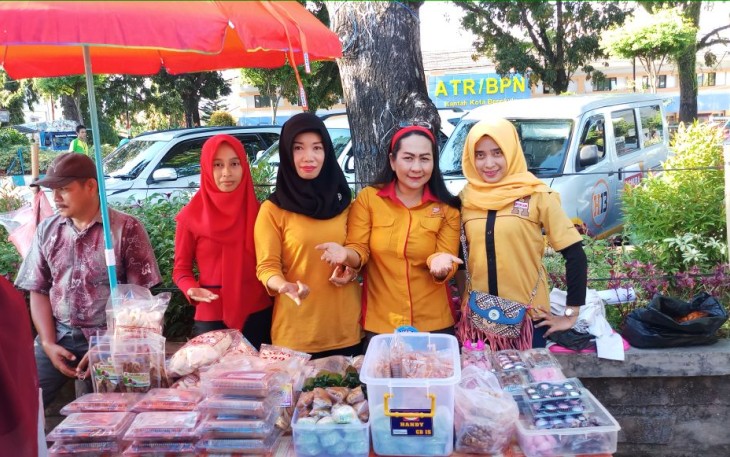 Jajanan kampung kuliner Pengurus Srikandi Hanura Provinsi Bengkulu, foto/interaktif
