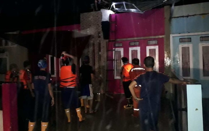 rumah warga yang terkena angin puting beliung yang berlokasi di RT. 06, RW, 01, Kelurahan Pagar Dewa, Kecamatan Selebar
