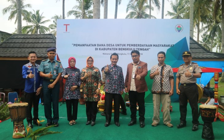 Bupati Bengkulu Tengah Dr. H. Ferry Ramli, SH, MH Foto Bersama  