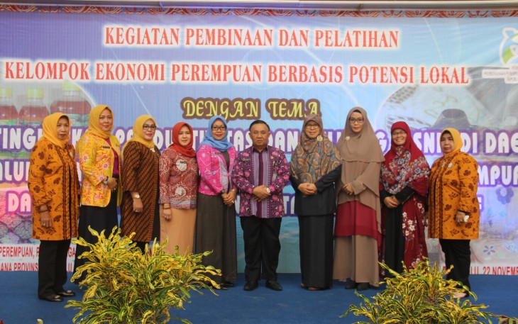Foto bersama usai acara Pelatihan Perempuan