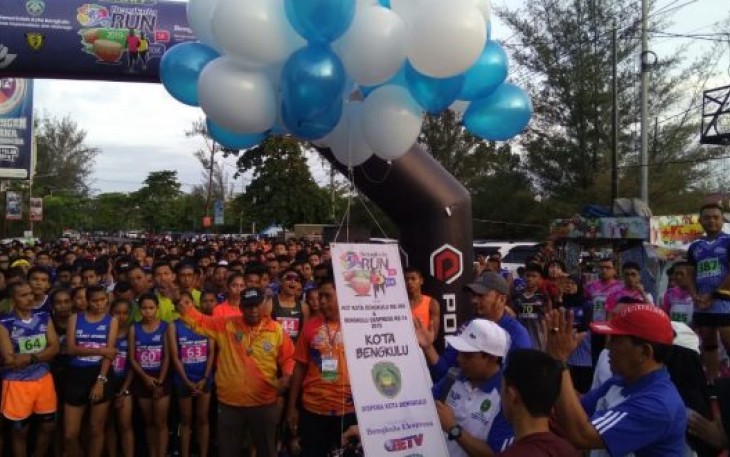 Wakil Wali Kota Bengkulu Dedy Wahyudi Buka Bengkulu RUN 10 K dan 5 K 