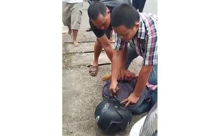 Polisi mengamankan pelaku perampokan uang nasabah Bank BRI Cabang Manna