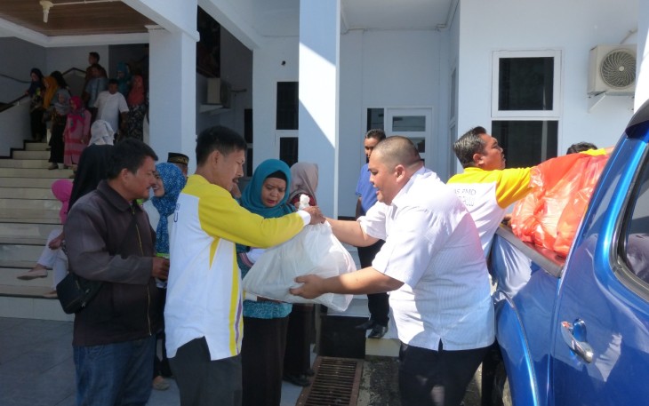 ASN di Lingkungan Pemerintah Provinsi Bengkulu Terdampak Banjir Terima Bantuan Dari Tim Penggerak PKK dan Dharma Wanita provinsi Bengkulu