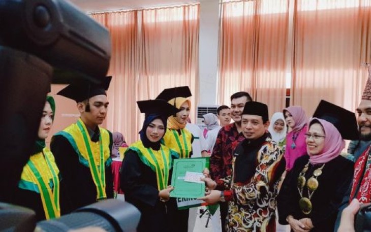 Wakil Wali Kota Bengkulu Dedy Wahyudi Hadiri Wisuda 117 orang Wisudawan dan Wisudawati Akademi Kesehatan Sapta Bakti Bengkulu Tahun Akademi 2018 2019