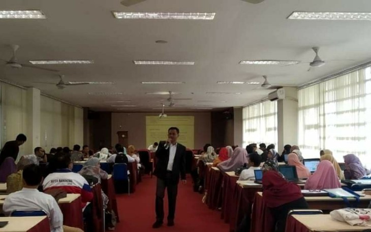 Kepala Pusat Penelitian dan Penerbitan Lembaga Penelitian dan Pengabdian kepada Masyarakat UIN SGD Bandung Wahyudin Darmalaksana 