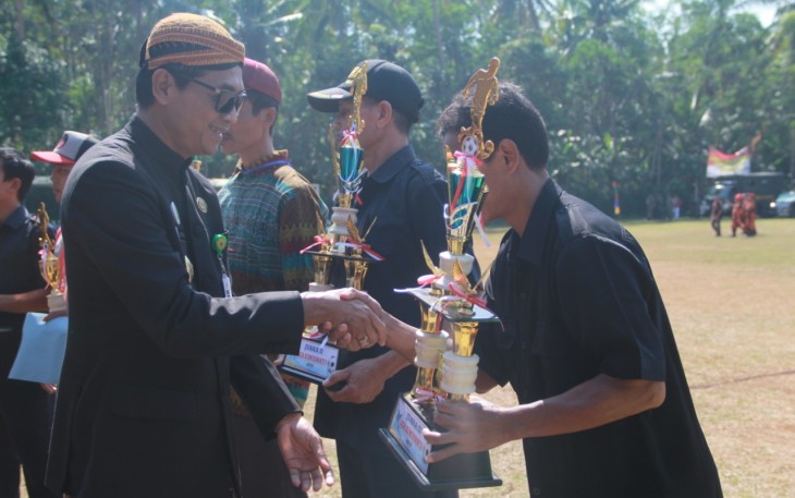 Lomba Tradisional Eggrang Ramaikan Penutupan TMMD Sengkuyung Tahap II 