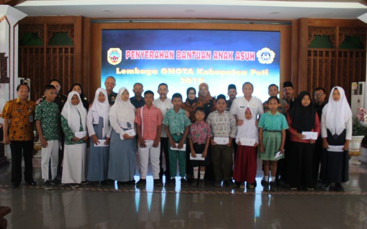 Penyerahan bantuan dari GNOTA 