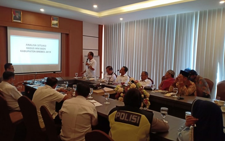 Kepala Bidang Pencegahan Penyakit Dinas Kesehatan Kabupaten Brebes Khambali MSi Paparkan Materi 