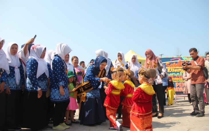 Bunda Paud Provinsi Bengkulu Derta Wahyulin Rohidin Mersyah