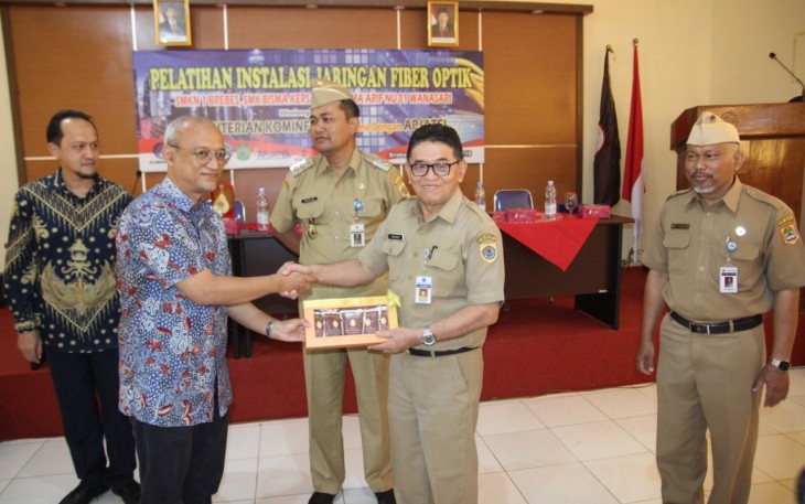 Wakil Bupati Brebes Saat Menghadiri Pelatihan Jaringan Fiber Optik