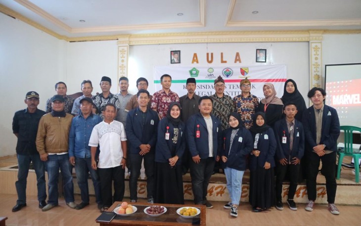 Kelompok 368 KKN Sisdamas Tematik UIN SGD Foto Bersama 