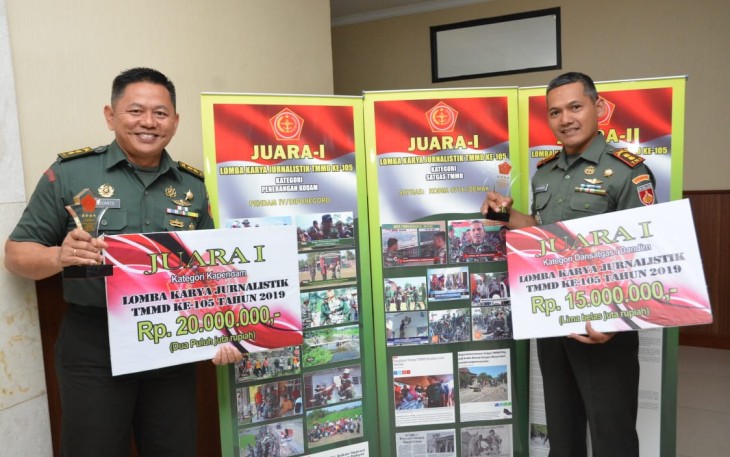 Penyerahan Hadiah Lomba Karya Jurnalistik TMMD di Jakarta