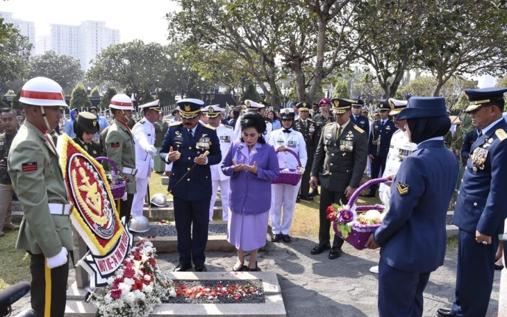 Panglima TNI Ziarah ke Makam Mantan Presiden ke-3 Republik Indonesia