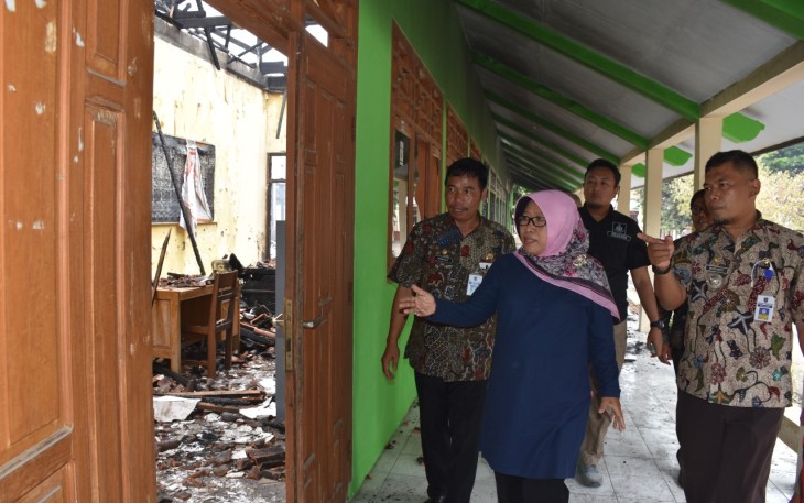  Bupati Tegal Umi Azizah Tinjau Lokasi Kebakaran 
