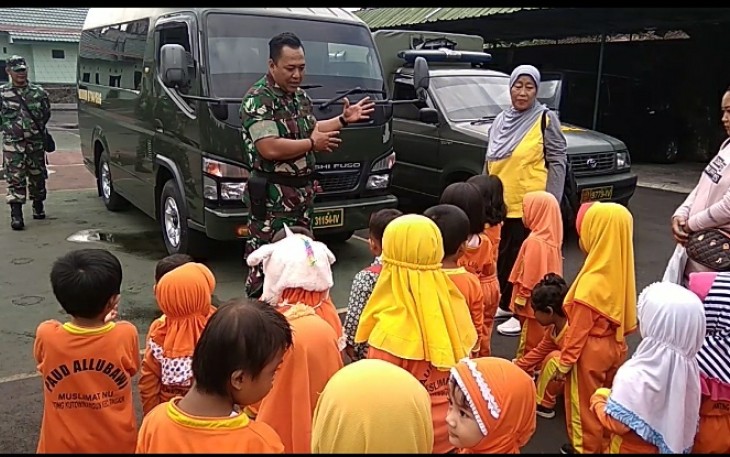 Pelda Yuda ditengah tengah anak PAUD 