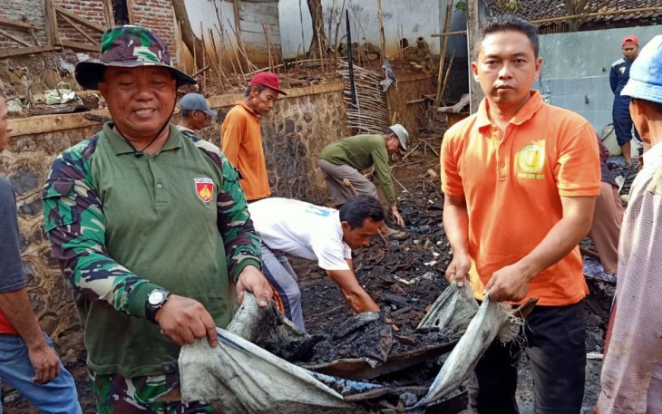 Forkopimcam Tersono Ajak Warga Bantu Korban Kebakaran di Desa Kranggan