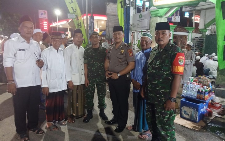 Babinsa Sepanjang Jaya Maulidan Bersama Warga