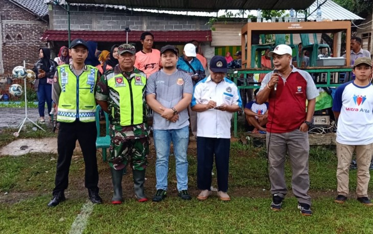 Anggota Koramil dan Polsek Tersono Amankan Final Turnamen Sepak Bola