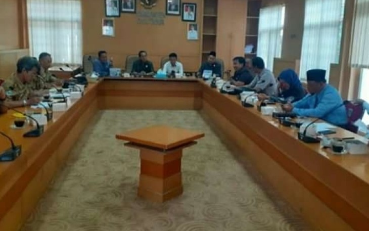DPRD OKU Timur dan Instansi Terkait Rapat Bersama Bahas Tangani Covid-19
