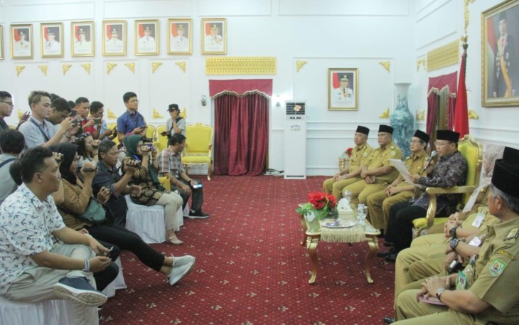 Konferensi Pers Gubernur Bengkulu
