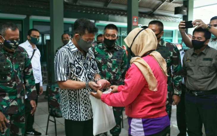 Menteri Pertanian Datangi Pembagian Beras ATM SiKomandan di Kodim Depok