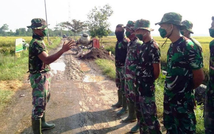  Satgas TMMD Apel dan Doa Digelar di Jalan