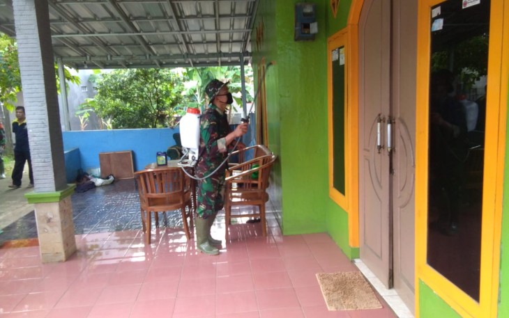 Satgas TMMD 107 Kodim 0508/Depok Kembali Lakukan Penyemprotan Disinfektan