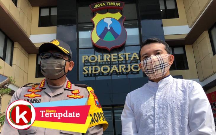 Adam Rusdi (kanan) Politisi muda Partai Golkar