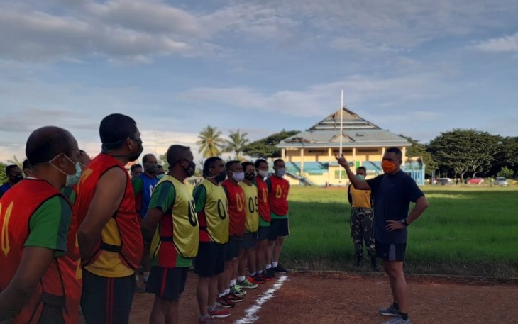 Perwira Jajaran Korem 143/HO Laksanakan Samapta Periodik TA. 2020