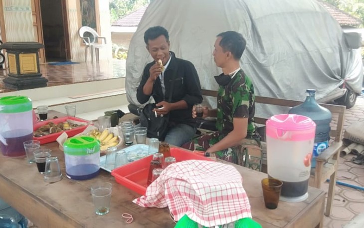 Camilan di Sela Istirahat Jadi Penghubung Persahabatan