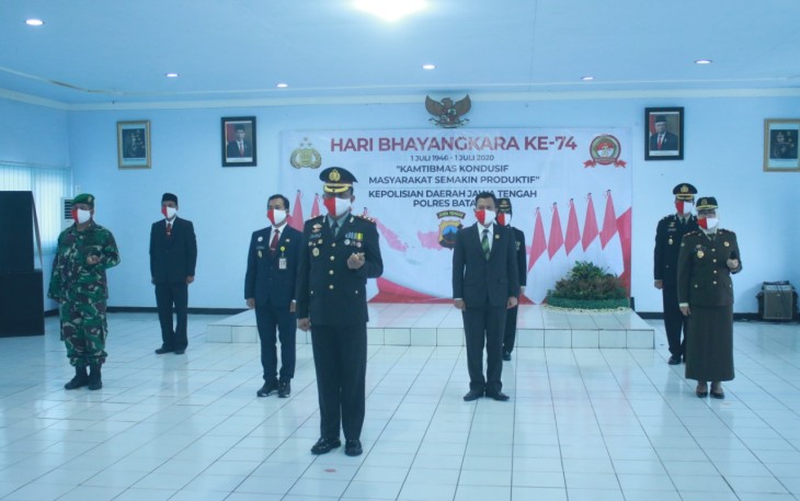 Polres Batang Gelar Upacara Secara Virtual