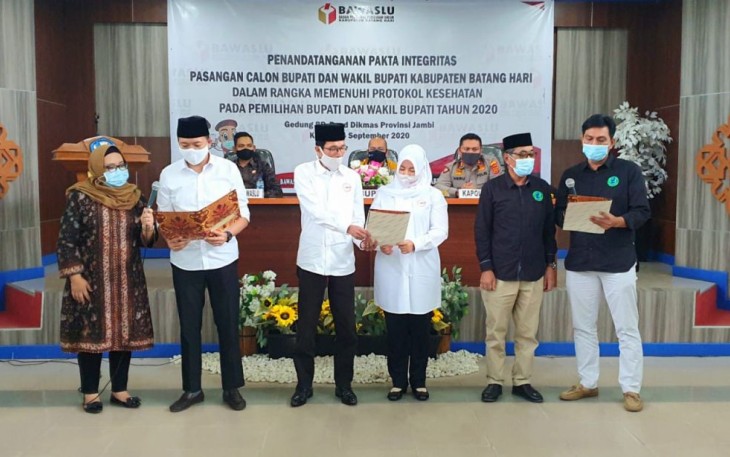 Tiga Pasangan Cakada Batanghari Tandatangani Pakta Integritas