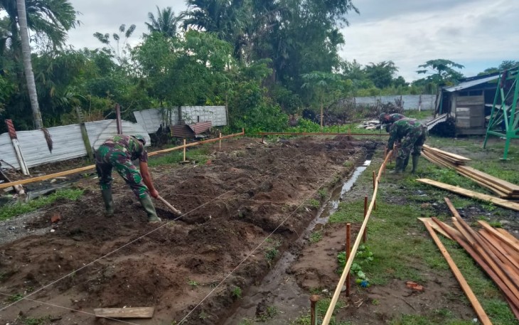 Anggota Kodim Aceh Barat Mulai Garap Pembuatan Pondasi
