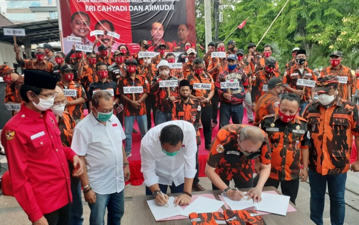 Tandatangan kontrak politik 