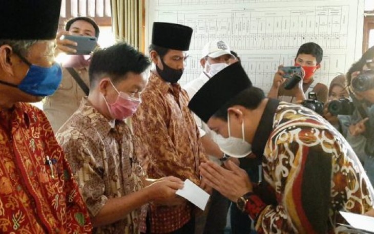 Wakil Wali Kota Bengkulu Dedy Wahyudi Salurkan Bantuan Operasional di Kelurahan Kebun Dahri
