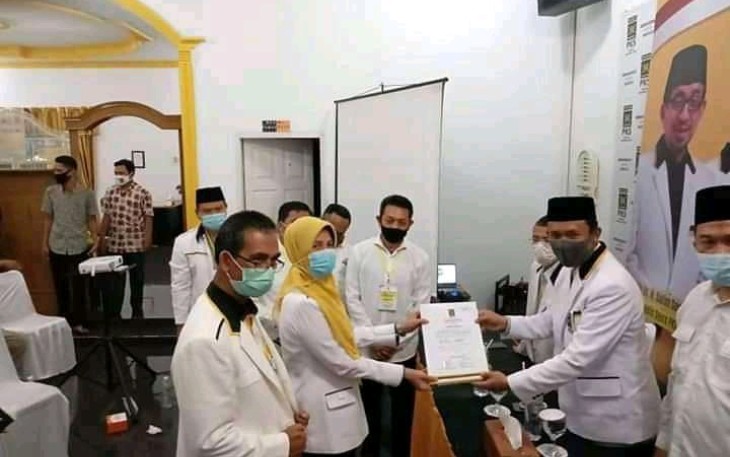 Nurhajizah-Henri Resmi Daftar ke KPU Asahan