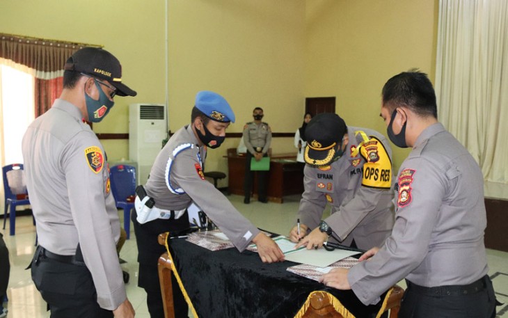 Jajaran Polres Musi Rawas Tanda Tangani Pakta Integritas Netral Dari Politik Praktis