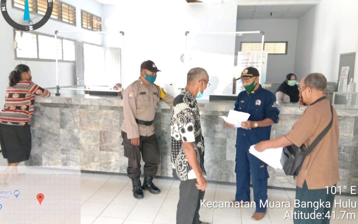 Polsek Muara Bangkahulu Kawal Pembagian BST Sesuai Dengan Prokes Covid-19