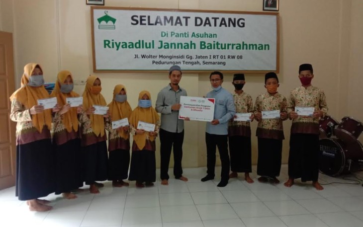 PLN UID Jateng-DIY dan PPPA Daarul Qur'an Bagikan Santunan Untuk Santri Yatim dan Dhuafa